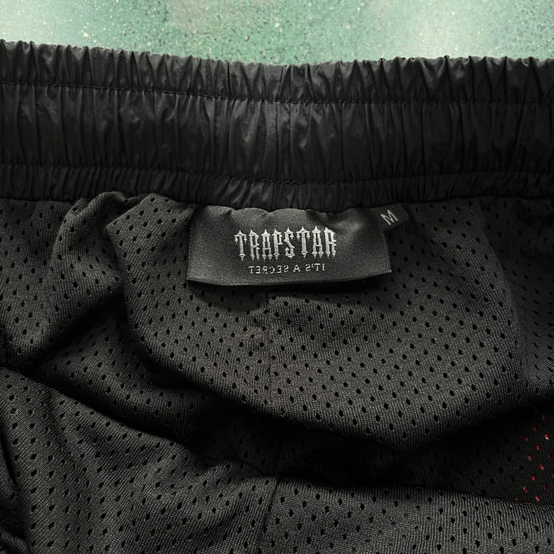Trapstar Irongate 2.0 Shellsuit Red Black Set 6