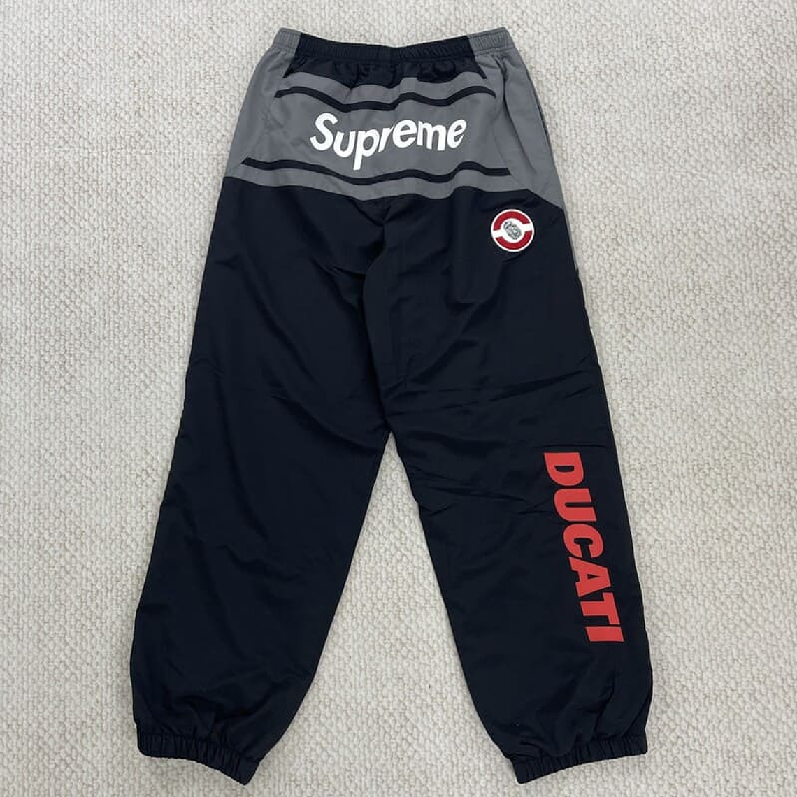 SUPREME x Ducati Black Set 4