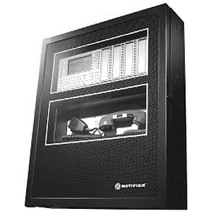 Cajas traseras con puertas con cerradura 