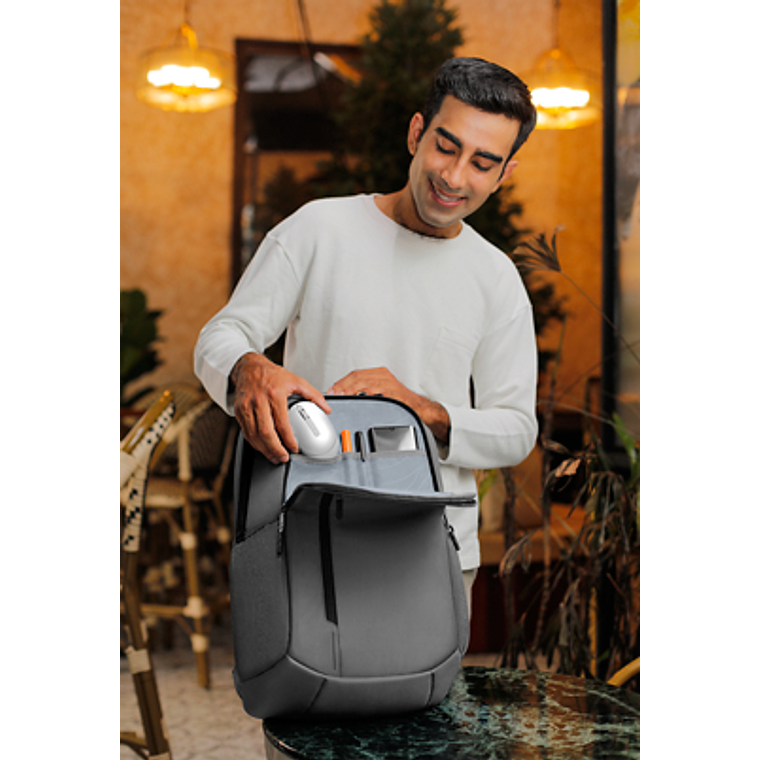 Mochila Dell carrying backpack (para equipos de hasta 15“) 420D nylon Gris 7