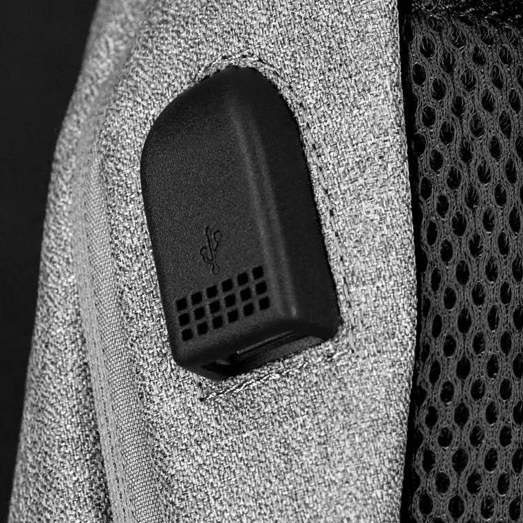 Mochila Klip Xtreme (para Notebook hasta 15.6“) Polyester, Negro KNB-577BK 2