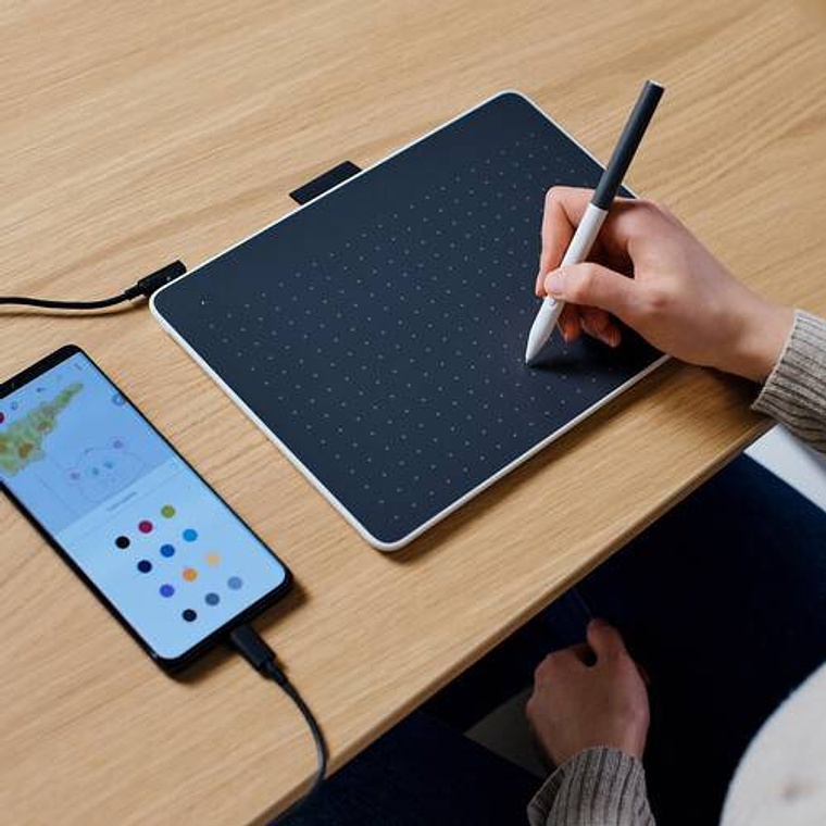 Tableta Digitalizadora Wacom One Medium, 13.5 x 21.6 cm, USB-C, Bluetooth 5.1 5