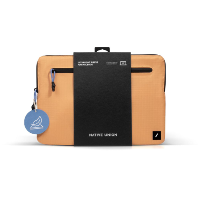Funda ultraligera para Macbook 13“ - Native Union Apricot 3