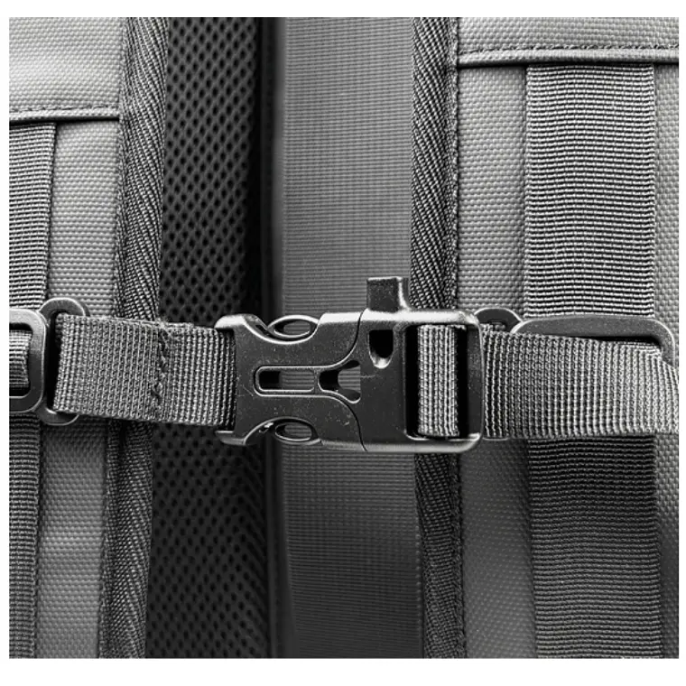 Mochila Klip Xtreme  de 17“ Polyester Negra  4