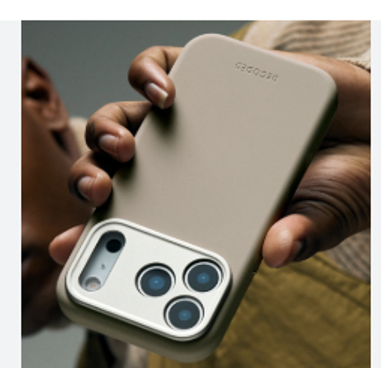 Funda silicona antimicrobiana iPhone 17 Pro Max Decoded taupe suave 4