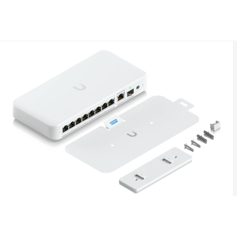 Switch 8 puertos Ubiquiti PoE Plus Plus con Uplink 10G y SFP Plus Gestion L2 Compacto 7