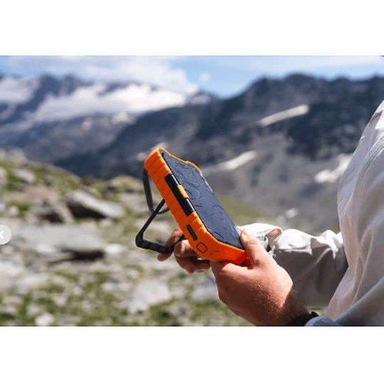 Batería Rugged  Solar 10.000 mAh 20W Xtreme Series Xtorm  Naranjo