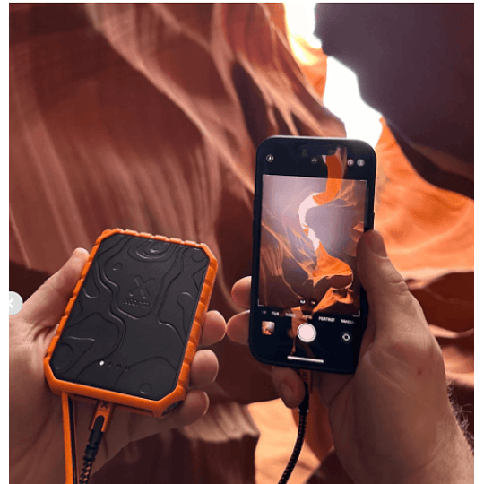 Batería Rugged 10.000 mAh 20W Xtreme Series Xtorm - Naranjo