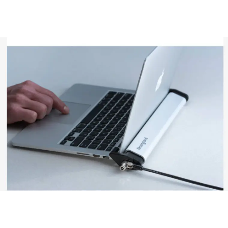 Base de seguridad Kensington Laptop Locking Station 2.0 con llave para notebooks 4