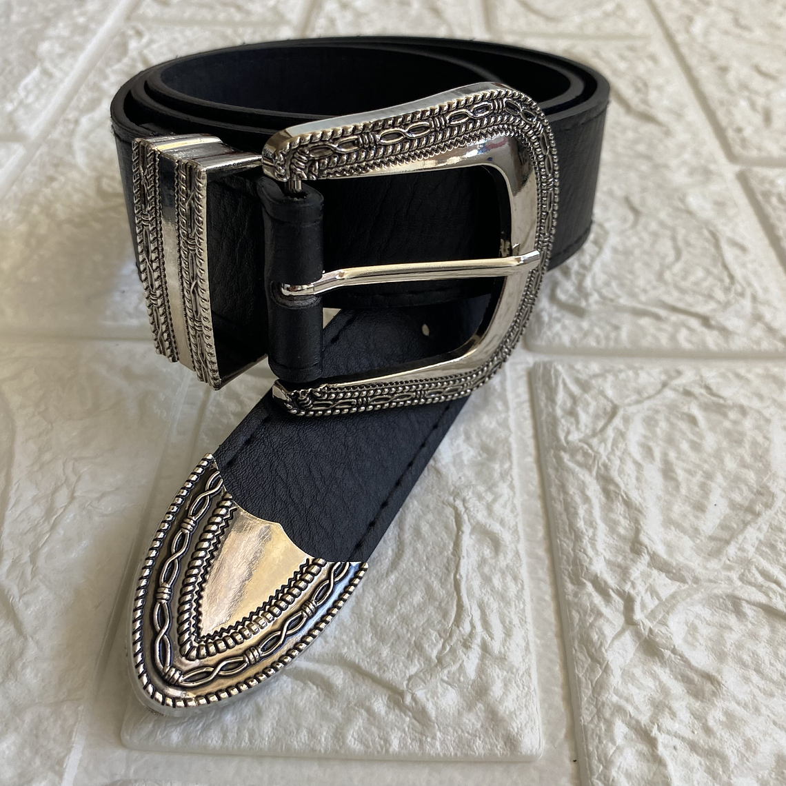 Hebillas y tachas  3