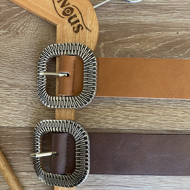 Hebilla cuadrada grabado 1