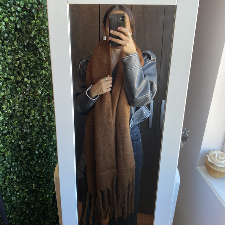 Bufanda alpaca Café con manchas rojas 1