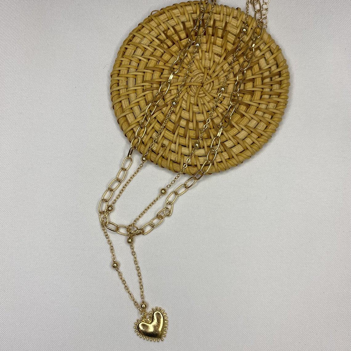 Collar triple con corazón gold 2