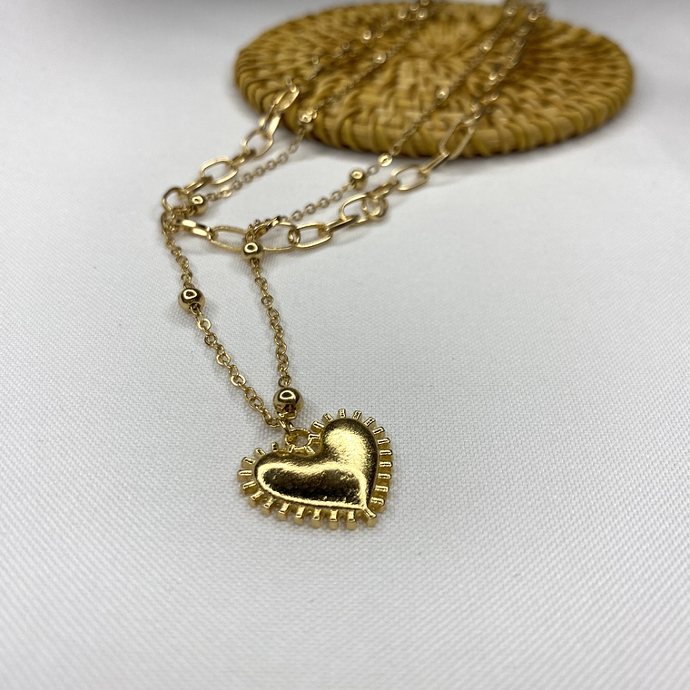 Collar triple con corazón gold 1