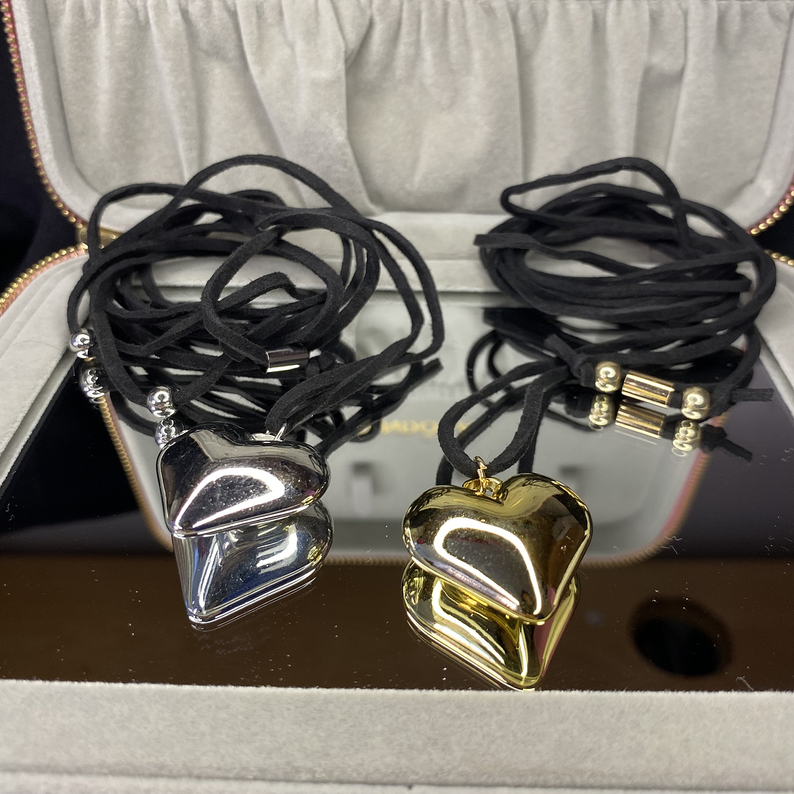 Collar lazo corazón 1