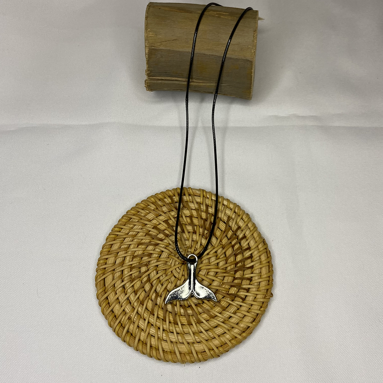 Collar cola de pez 2