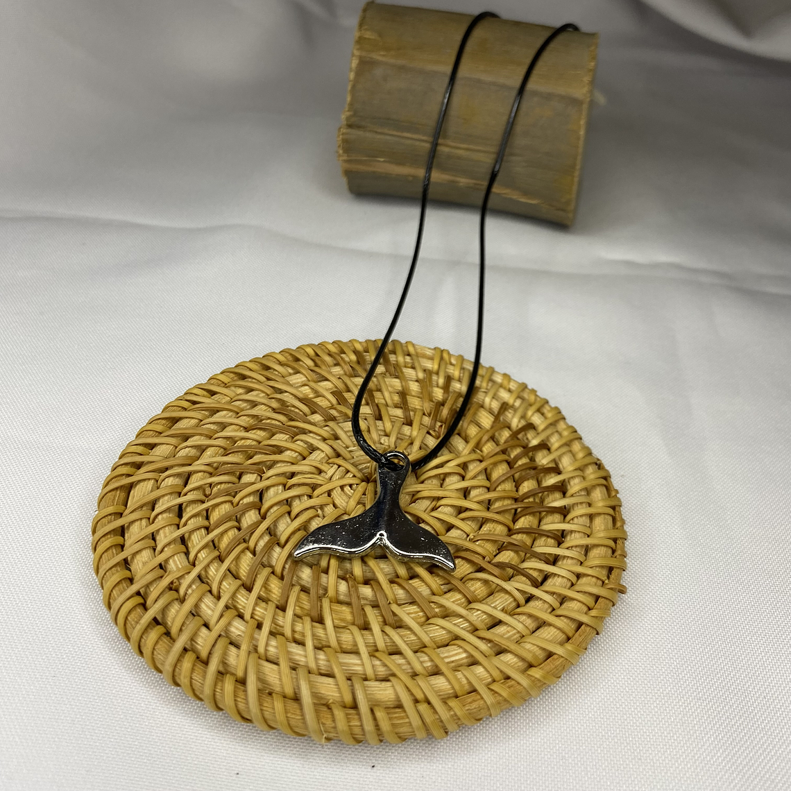 Collar cola de pez 3