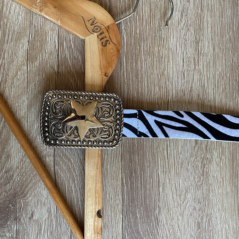 Cinturon Estrella estampado cebra 1