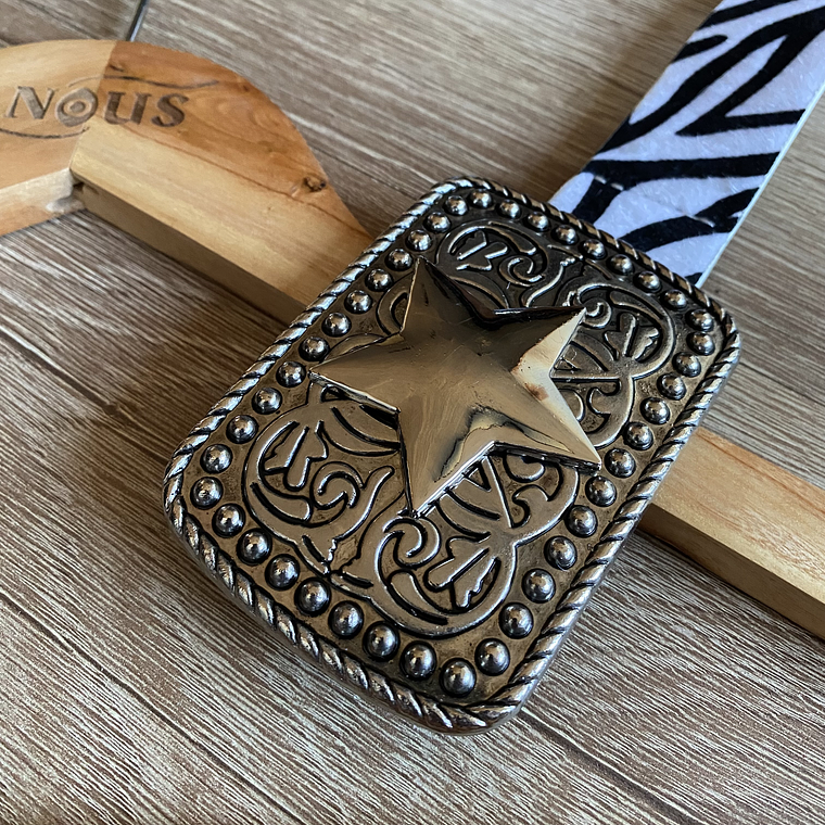 Cinturon Estrella estampado cebra 2