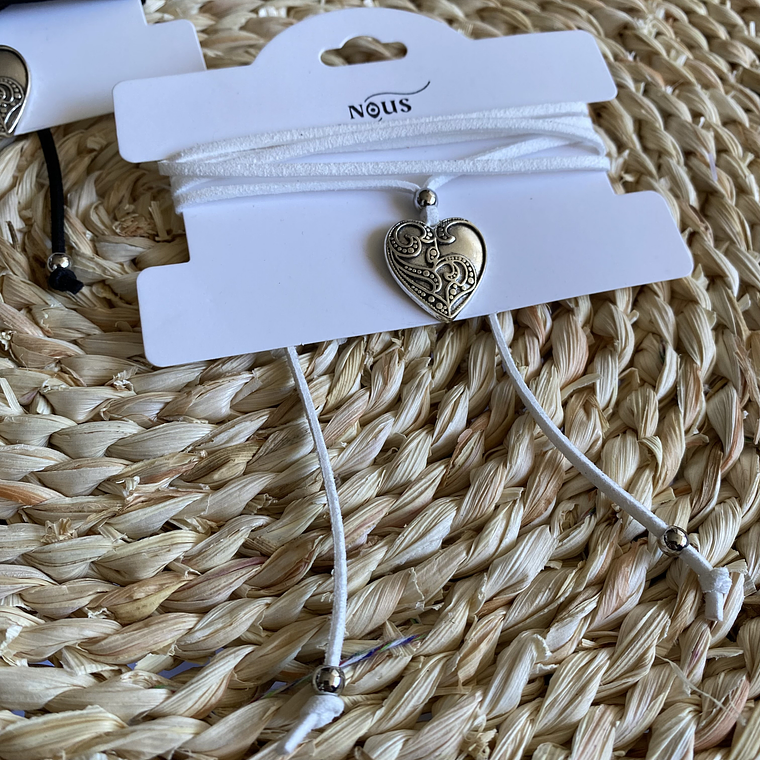 Collar lazo corazón 3