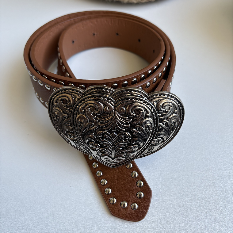 Triple Corazón con tachas 3