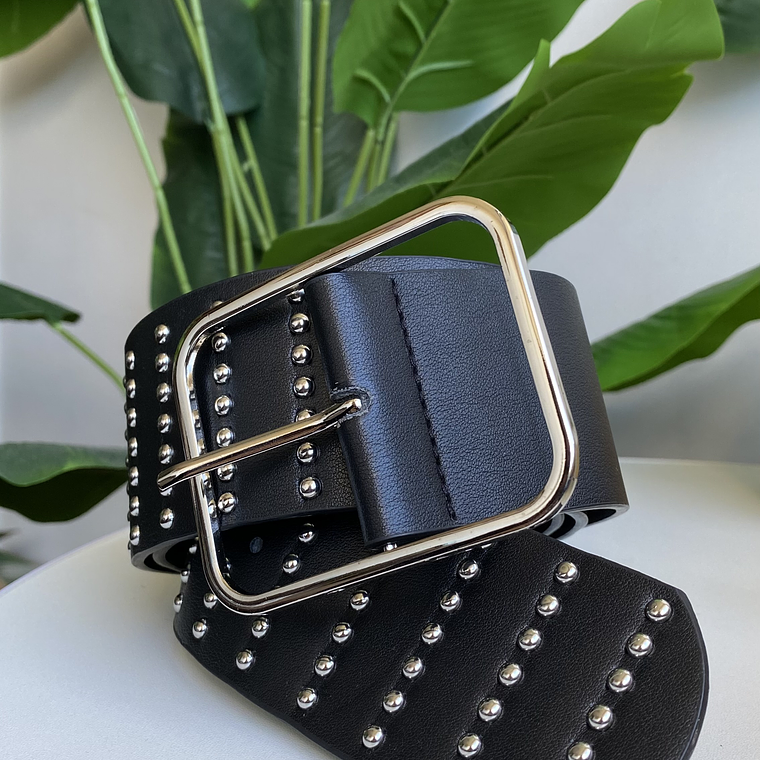 Cinturon tachas Negro 1