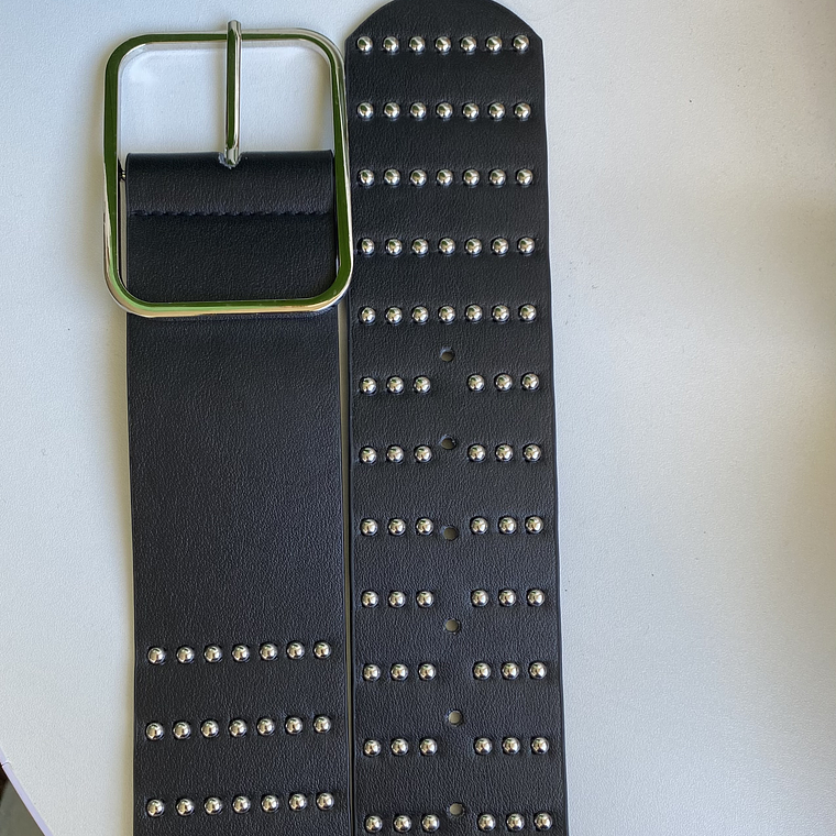 Cinturon tachas Negro 2