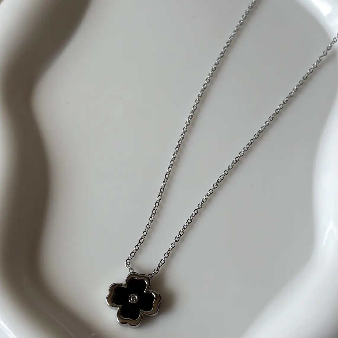 Collar Flor Black 1