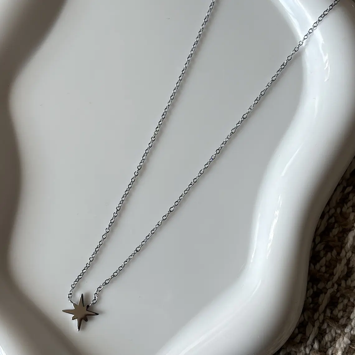 Collar estrella fina 2
