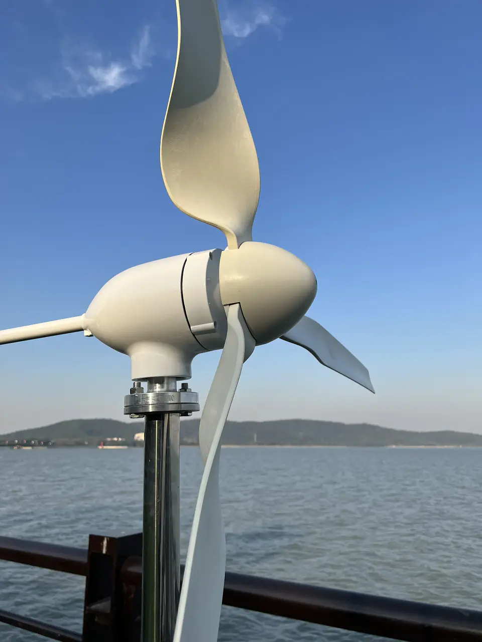 6000W Horizontal Wind Turbine, 24V/48V with MPPT | Nova Bliss 4