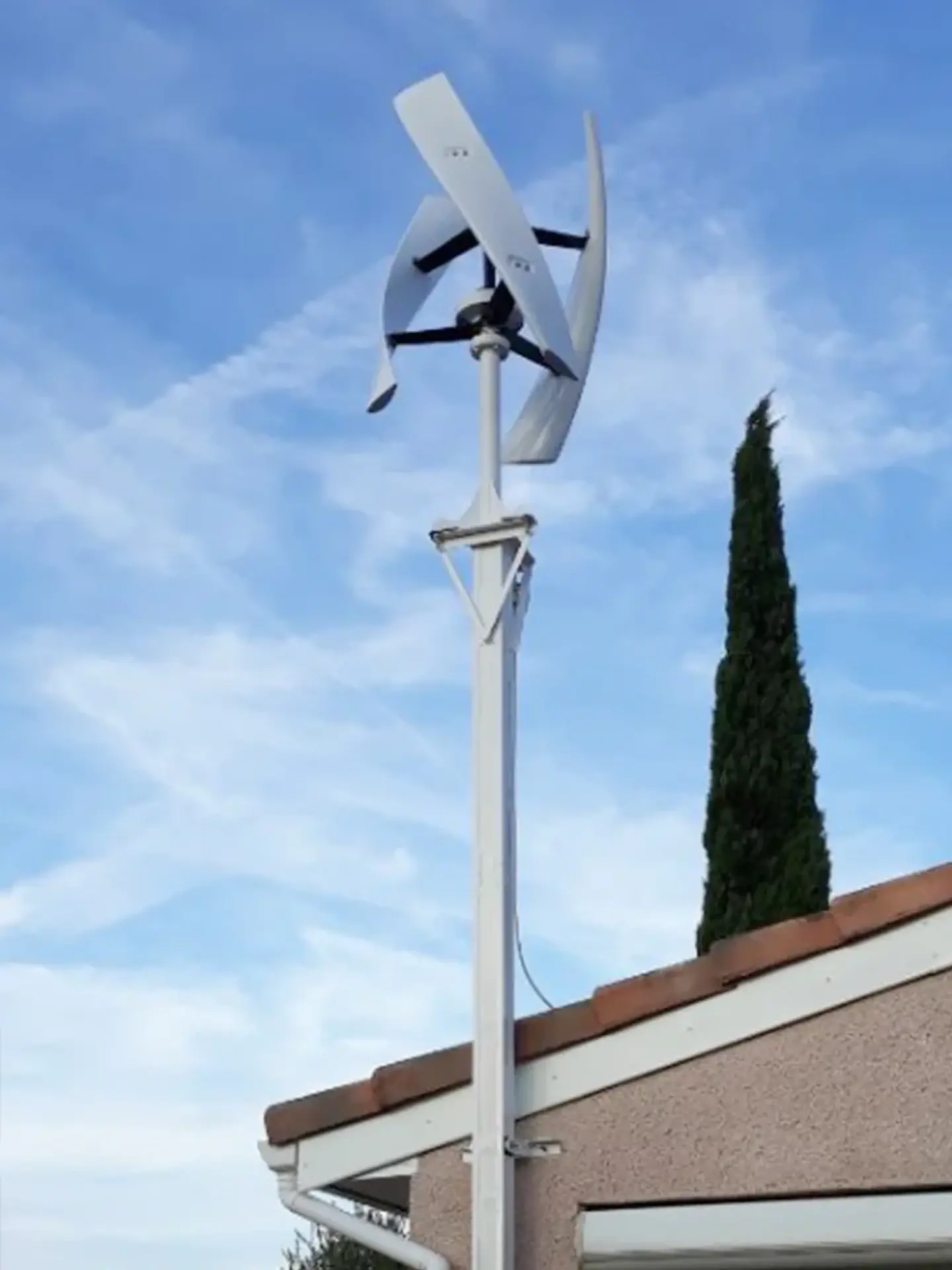 FLYT FX-400 Vertical-Axis Wind Turbine, 400 W | Nova Bliss 2