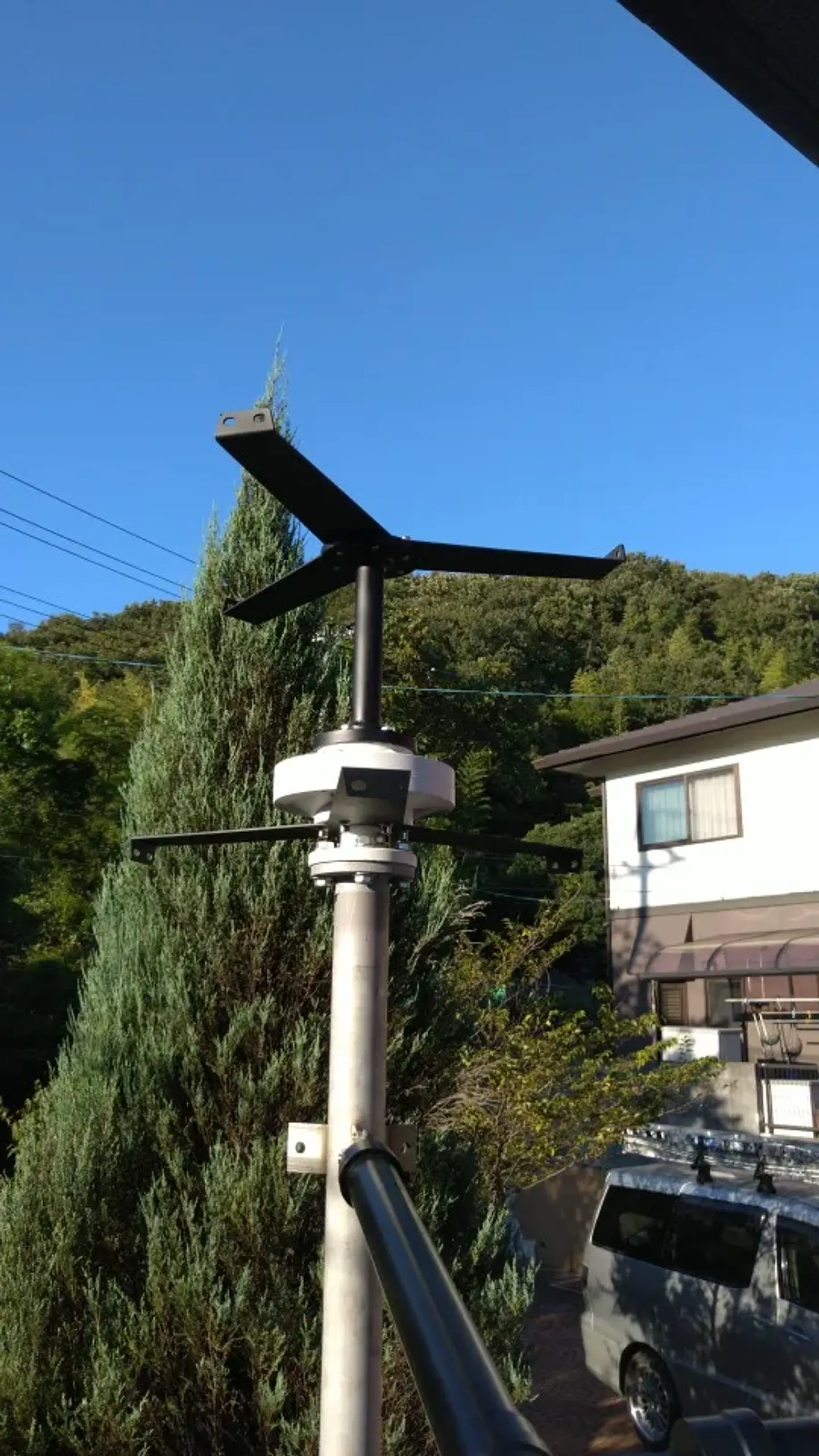 FLYT FX-400 Vertical-Axis Wind Turbine, 400 W | Nova Bliss 5
