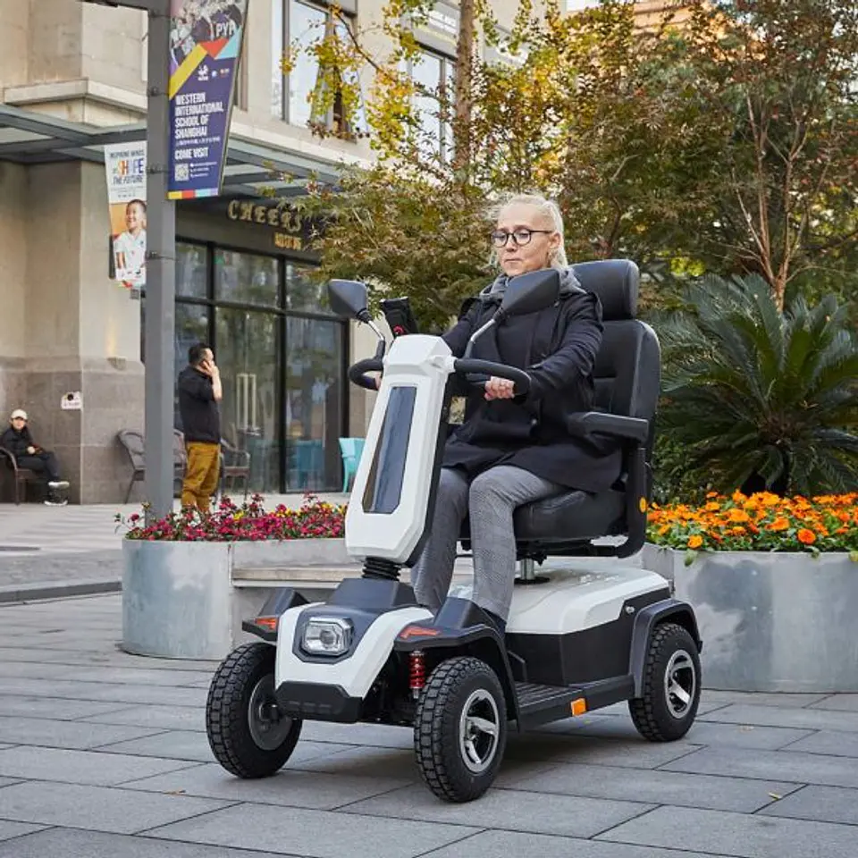 Scooter Tajo 4