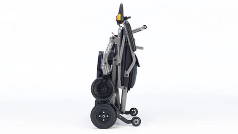 Cadeira de rodas elétrica compacta KOMPAS da INVACARE