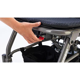 Cadeira de rodas elétrica compacta KOMPAS da INVACARE