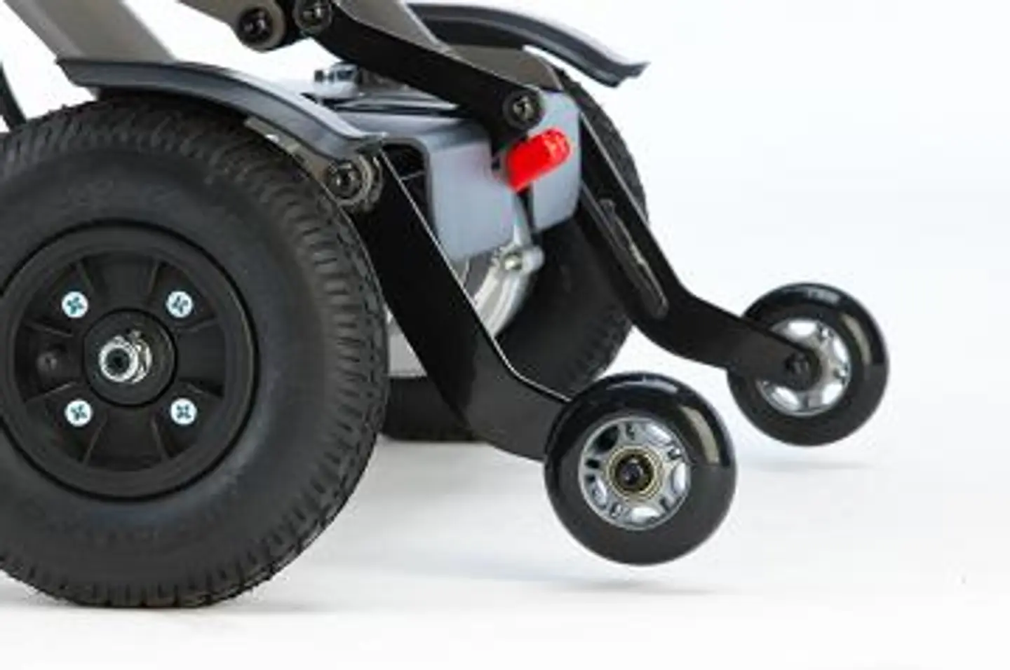 Cadeira de rodas elétrica compacta KOMPAS da INVACARE 7