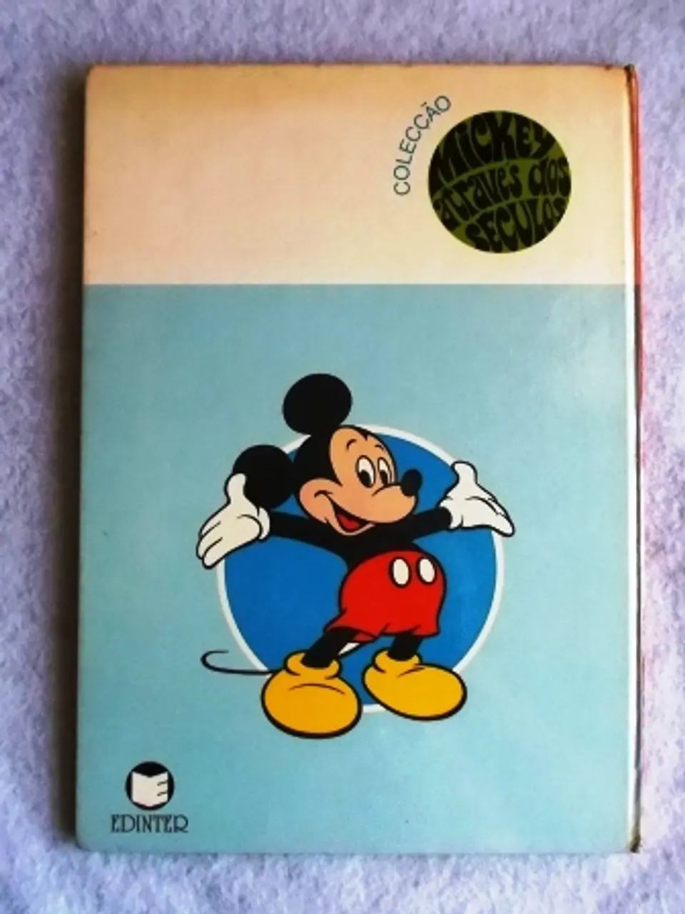 Mickey entre os homens das cavernas 2