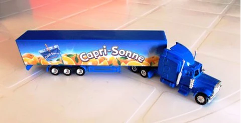 Camião Capri-Sonne