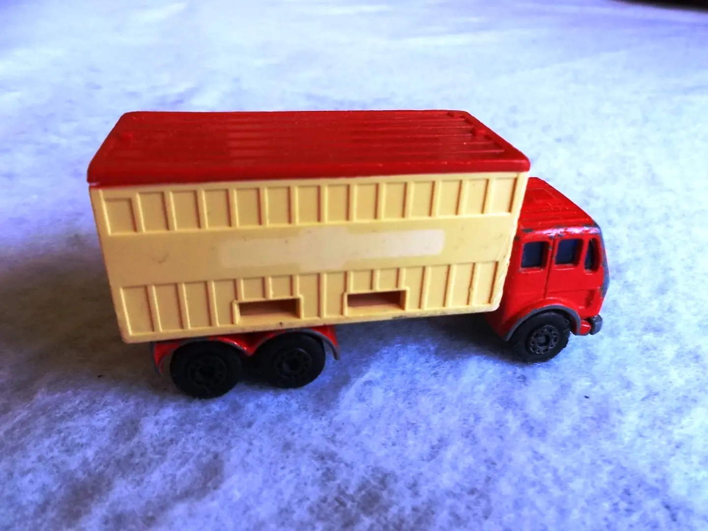 Mercedes Container Truck 2