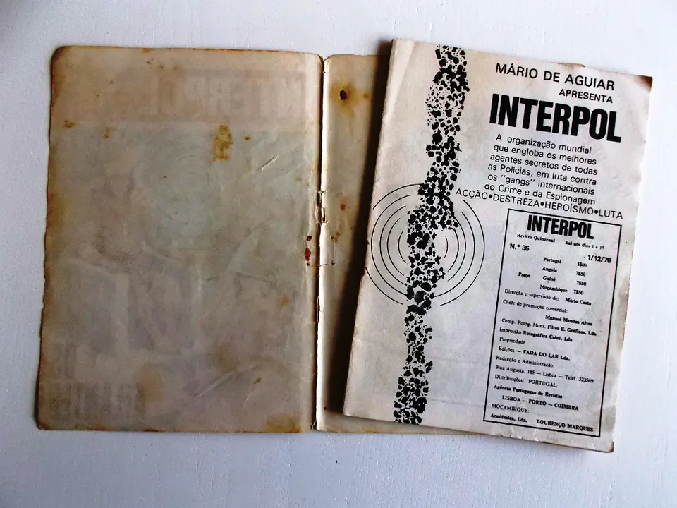 Interpol 35 | Com cromo 4