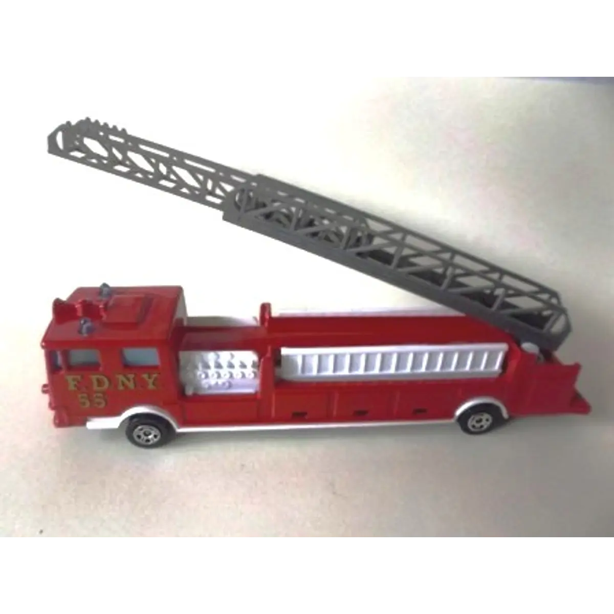LOT 20 MAJORETTE solido pompier camion grande echelle tonne eau voiture