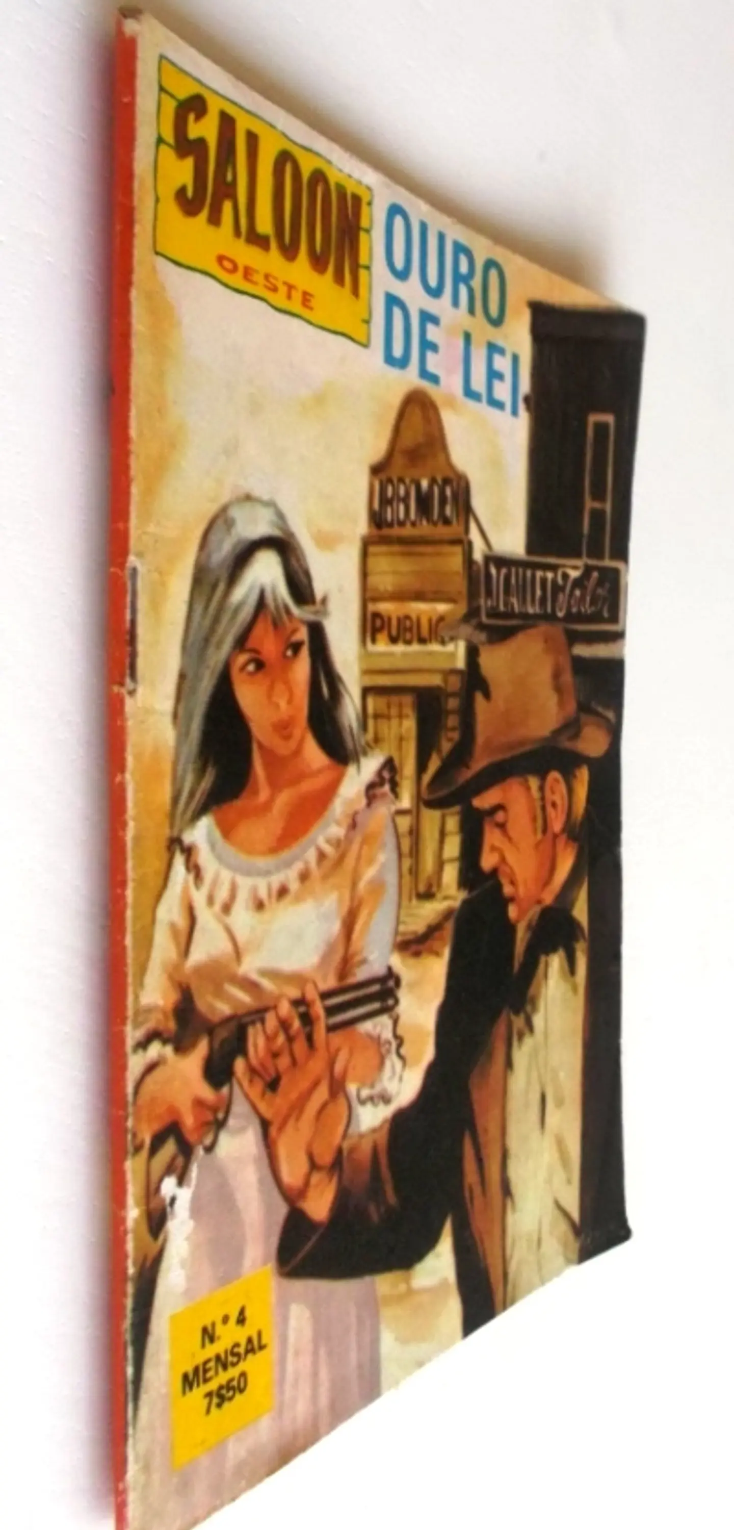 Saloon 4 3
