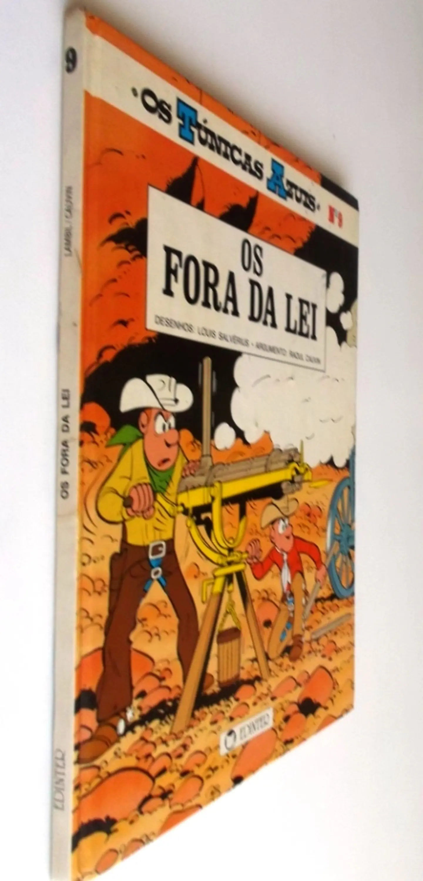 Os Túnicas Azuis 09 - Os foras da lei 3