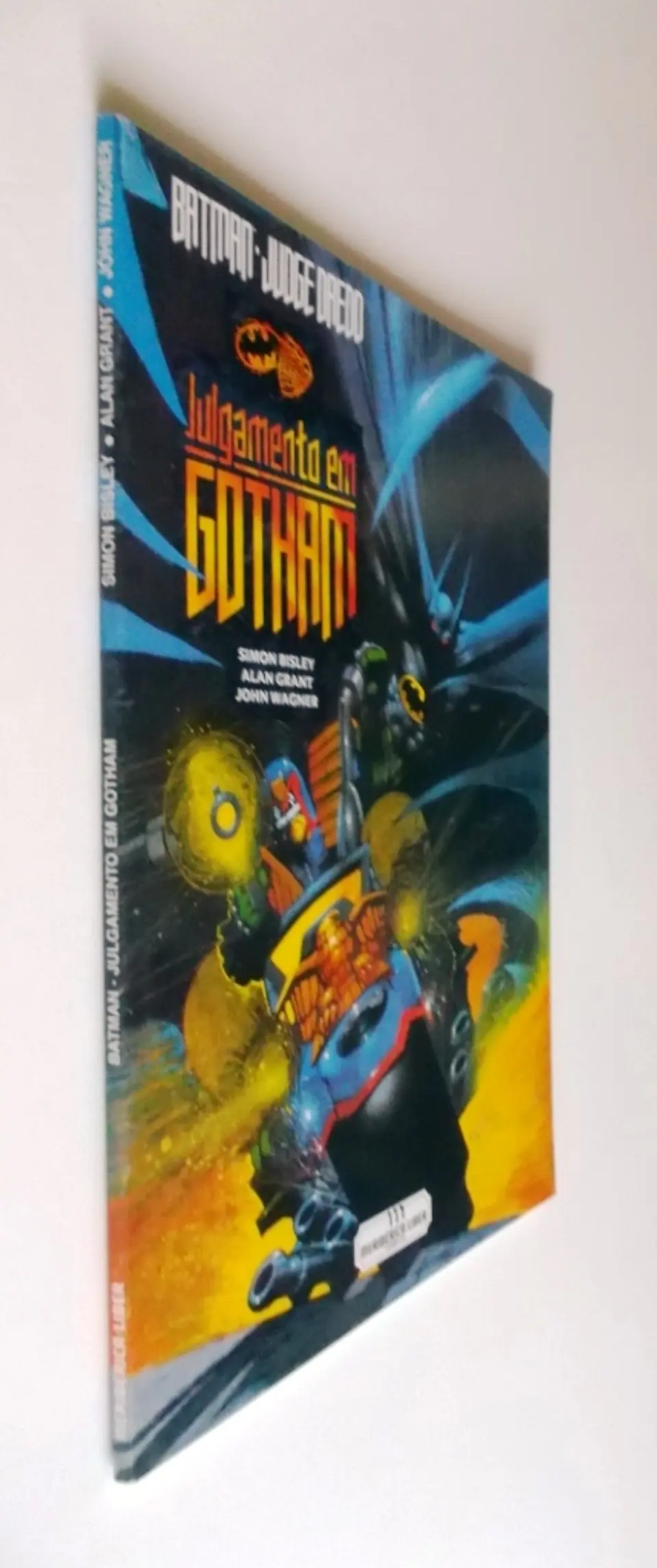 Batman / Juiz Dredd - Julgamento em Gotham 3