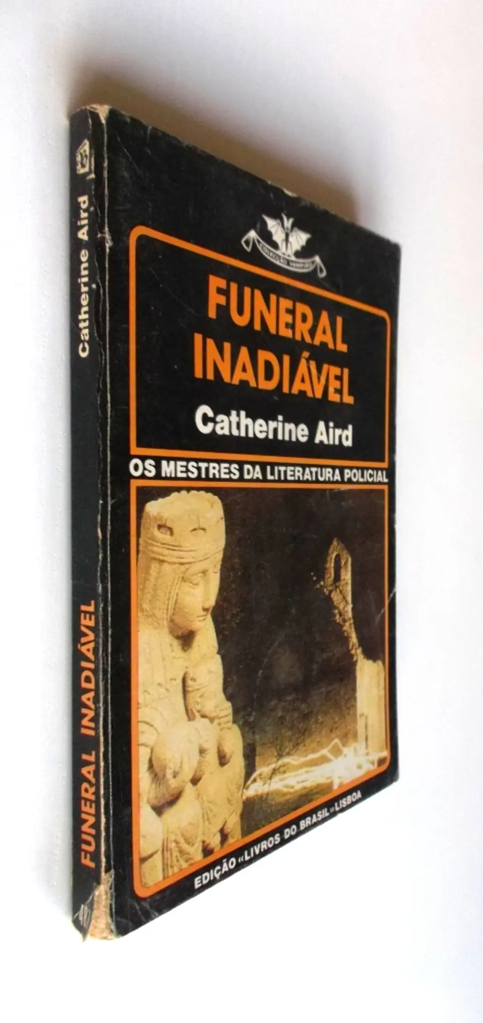 Vampiro 487 - Funeral inadiável - Catherine Aird 3