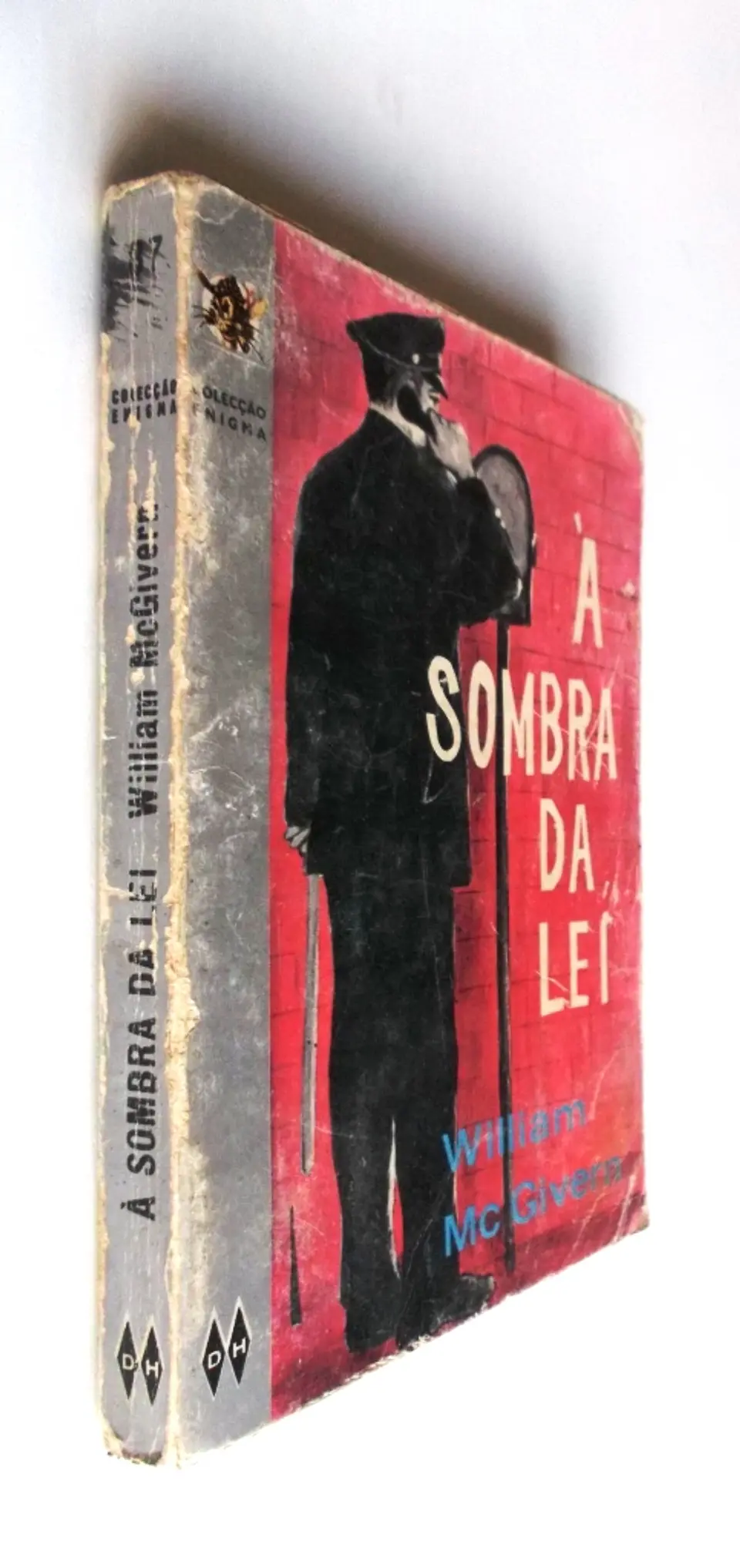 Colecção Enigma 087 - Á sombra da lei - William McGivern 3