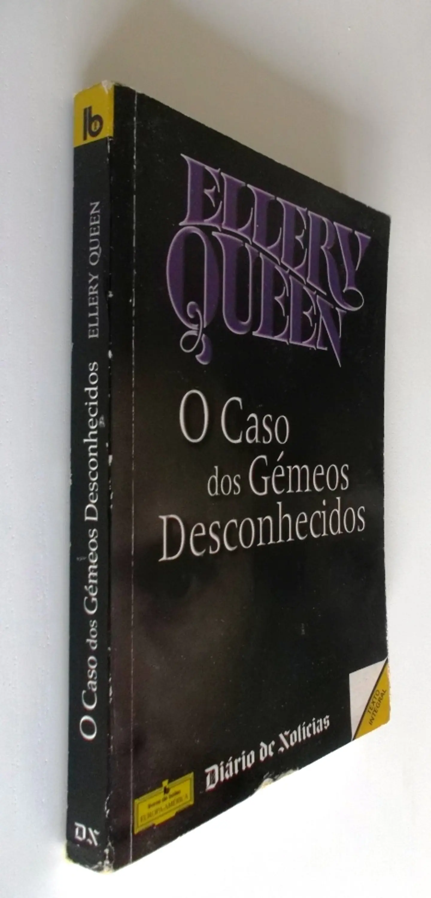 O caso dos gêmeos desconhecidos - Ellery Queen 3