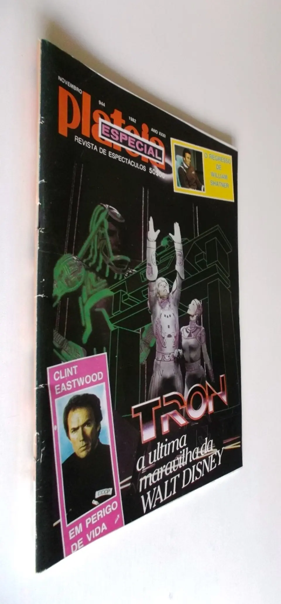 Plateia 944 Especial - Tron 3