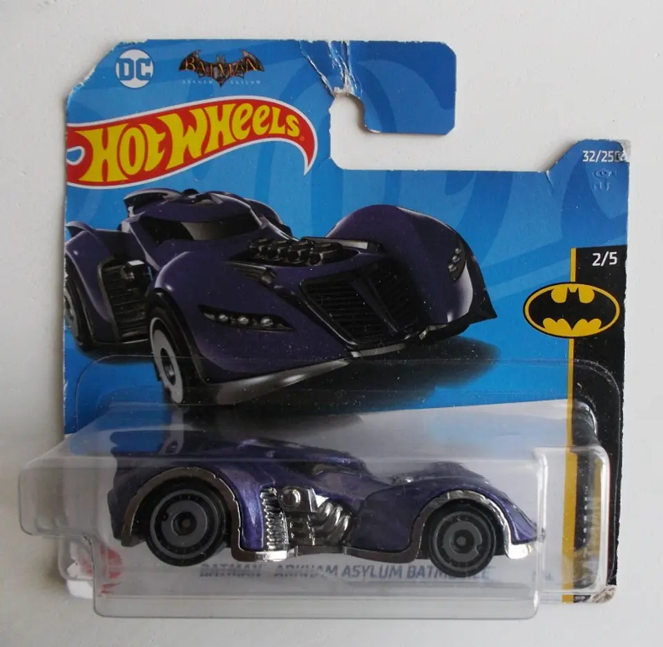 Batman: Arkham Knight Batmobile 1