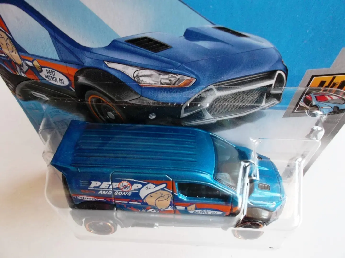 Hot Wheels Ford Transit Connect - 7/250 3